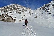 38 In decisa e faticosa salita su neve rammollita ma portante